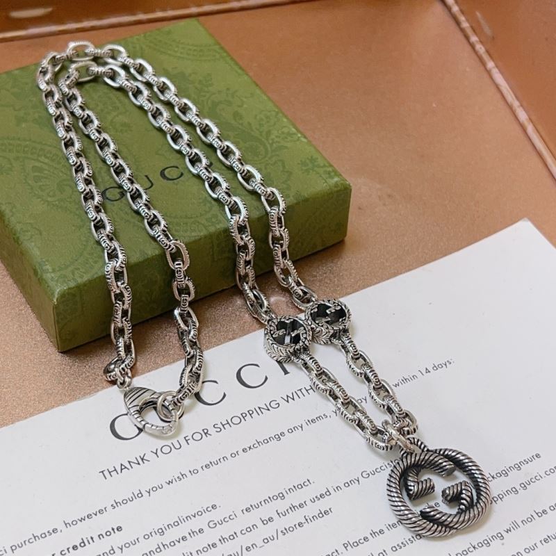 G*u*i necklaces